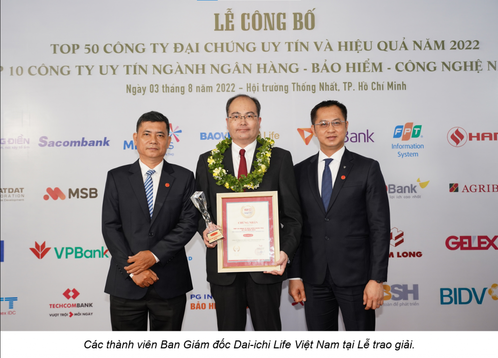 Dai ichi Life Viet Nam nhan Giai thuong Top 2 Uy tin 2022 02