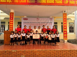 Dai-ichi Life Việt Nam hỗ trợ giáo dục và chăm sóc sức khỏe cho trẻ em vùng nông thôn tại Quảng Bình