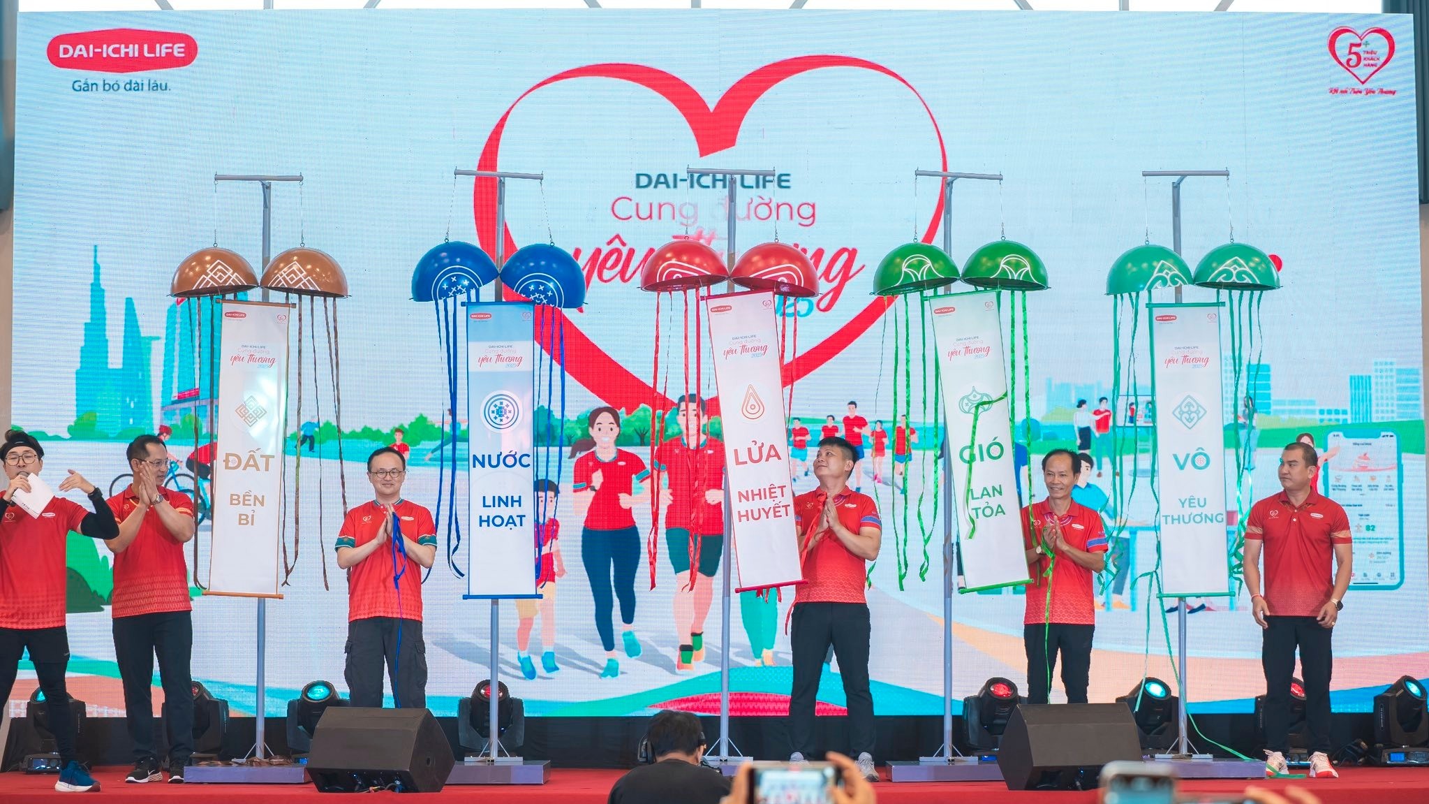 Dai-ichi Life Việt Nam chính thức phát động Chương trình “Dai-ichi Life - Cung Đường Yêu Thương 2025” mùa thứ 5