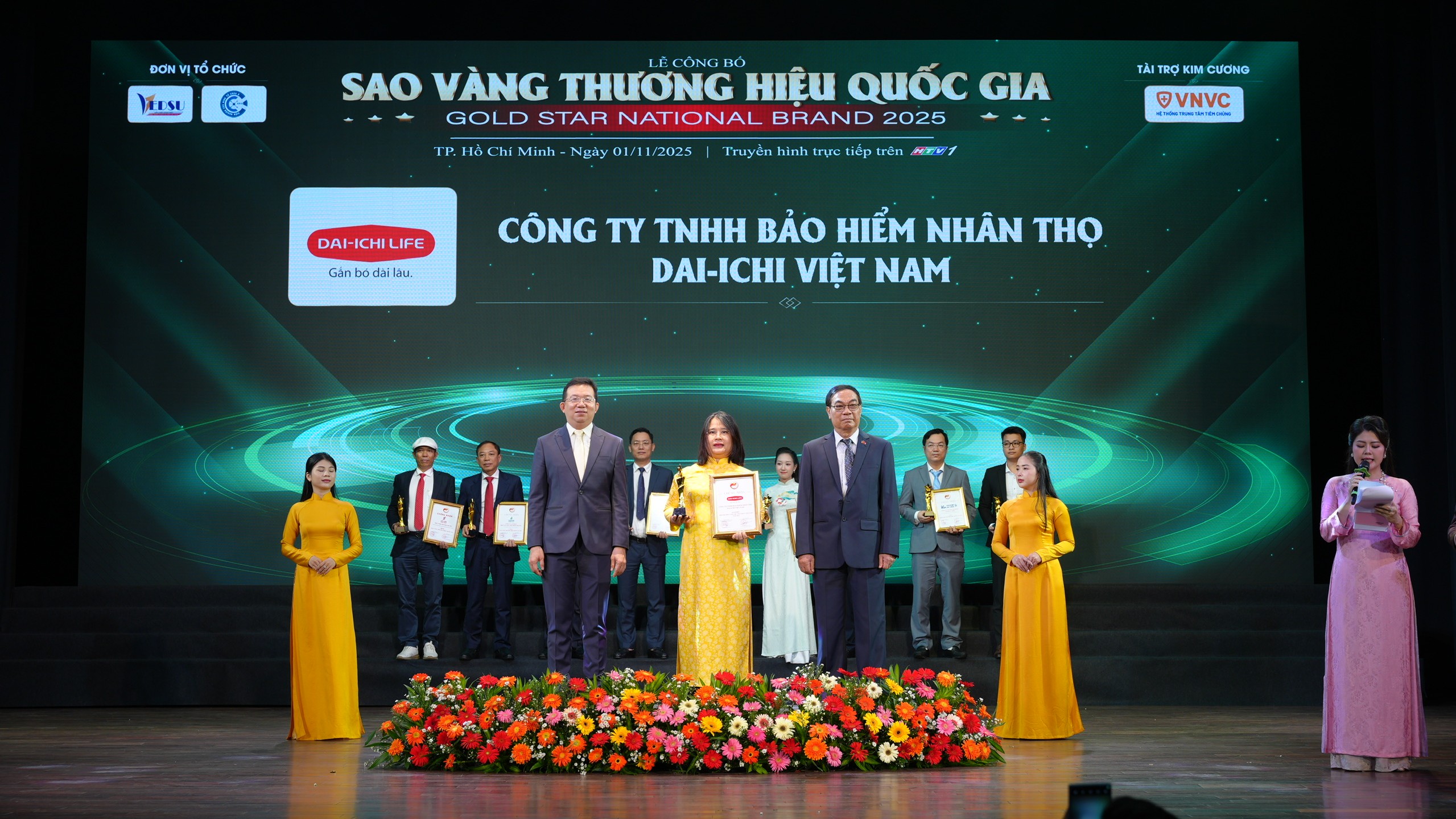 Dai-ichi Life Việt Nam vinh dự nhận giải thưởng "Môi trường làm việc tốt nhất Việt Nam năm 2025"