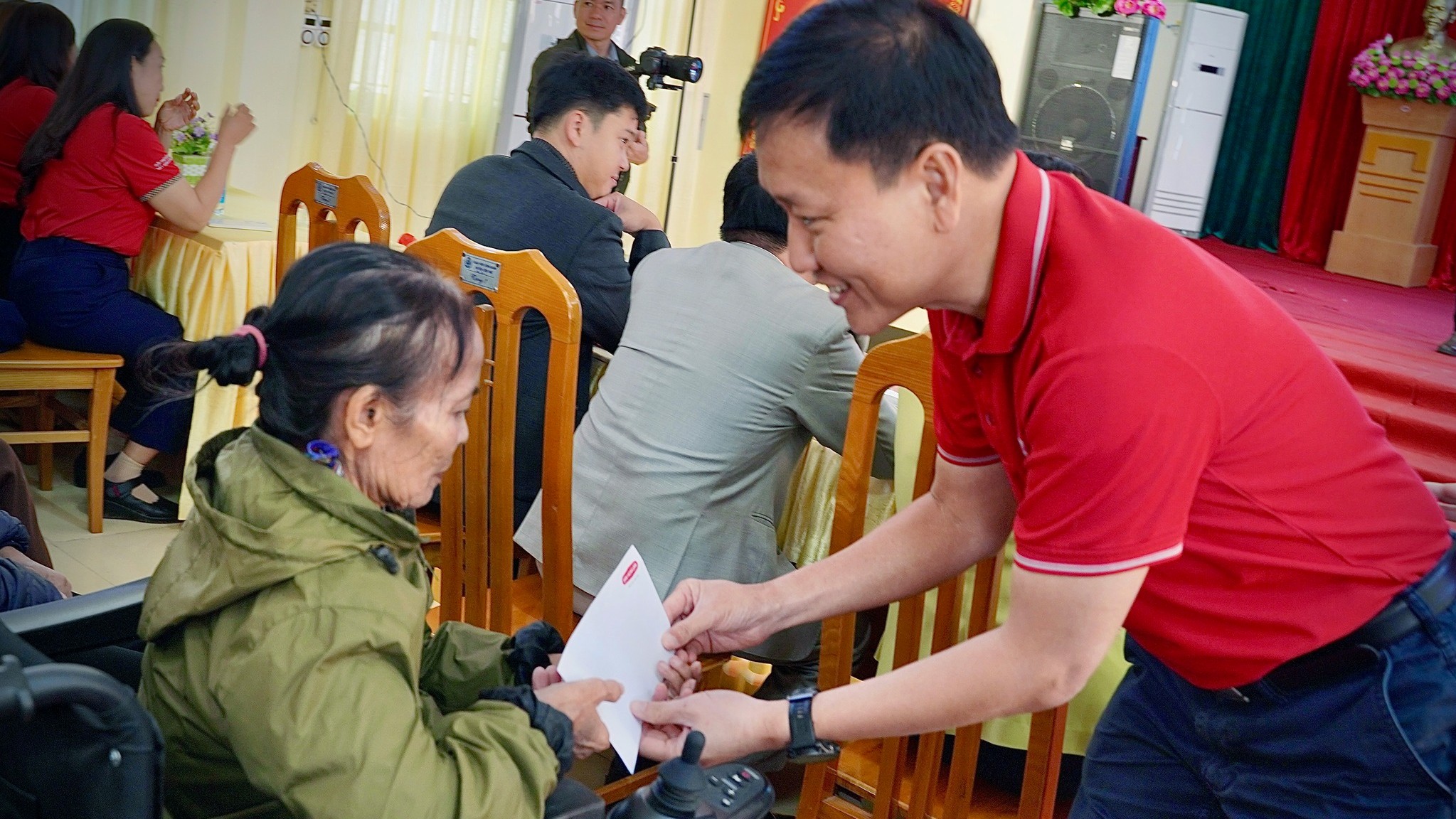 Dai-ichi Life Việt Nam chung tay hỗ trợ người dân Cao Bằng, Hưng Yên, Bắc Ninh và Thái Nguyên khắc phục hậu quả thiên tai